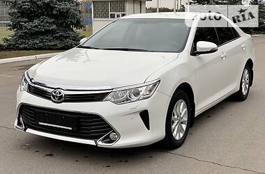 Седан Toyota Camry 2015 в Киеве