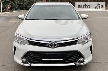 Седан Toyota Camry 2015 в Киеве