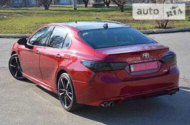 Седан Toyota Camry 2017 в 