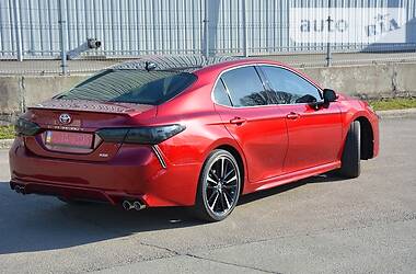 Седан Toyota Camry 2017 в 