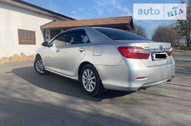 Седан Toyota Camry 2013 в 