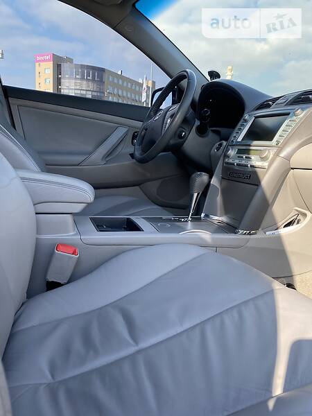 Седан Toyota Camry 2008 в Києві