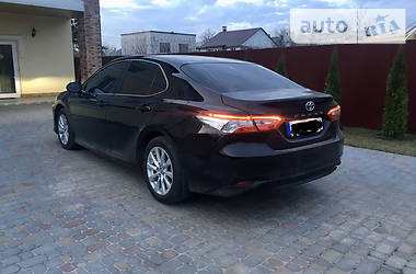 Седан Toyota Camry 2019 в 