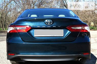 Седан Toyota Camry 2018 в Одессе