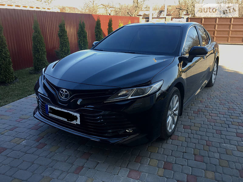 Седан Toyota Camry 2019 в 