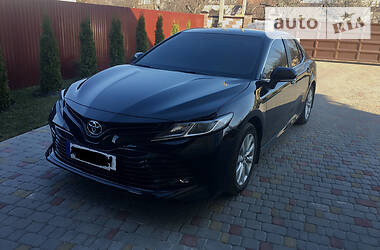 Седан Toyota Camry 2019 в 