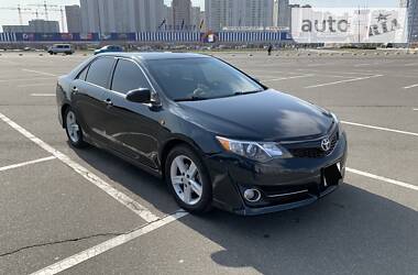 Седан Toyota Camry 2012 в 
