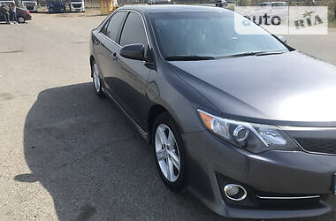 Седан Toyota Camry 2014 в 