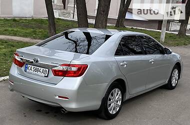 Седан Toyota Camry 2011 в Каменском