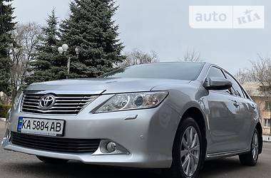 Седан Toyota Camry 2011 в Каменском