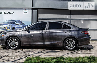 Седан Toyota Camry 2015 в 