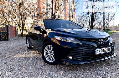 Седан Toyota Camry 2018 в 
