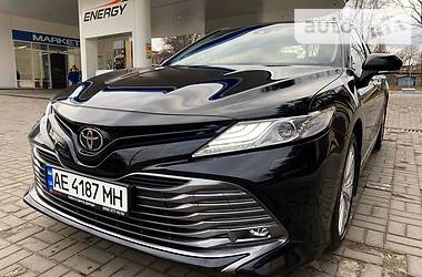 Седан Toyota Camry 2017 в 