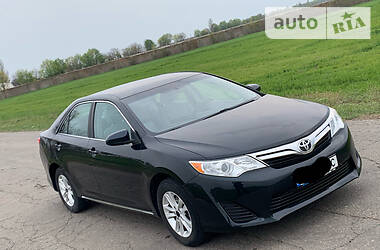 Седан Toyota Camry 2013 в 