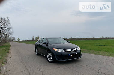 Седан Toyota Camry 2013 в 