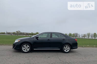 Седан Toyota Camry 2013 в 