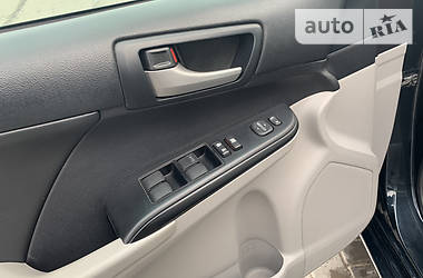 Седан Toyota Camry 2013 в 