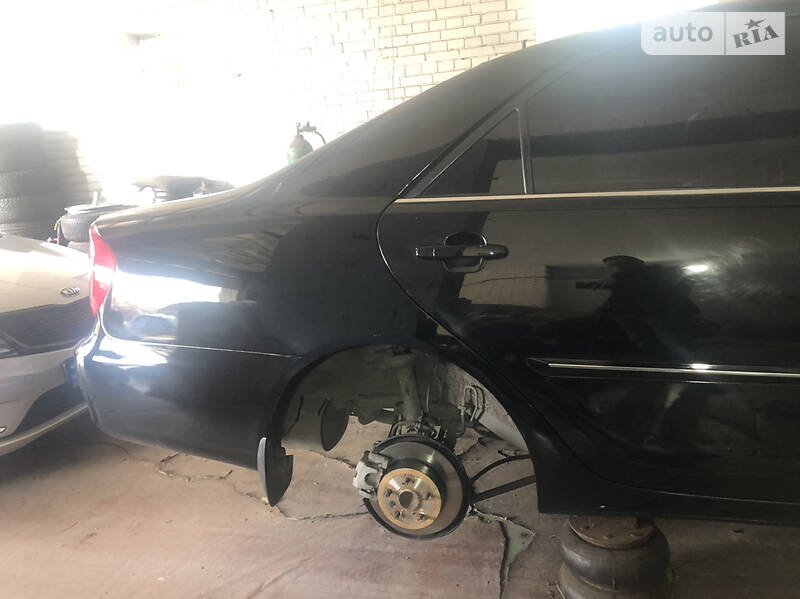 Седан Toyota Camry 2004 в Києві