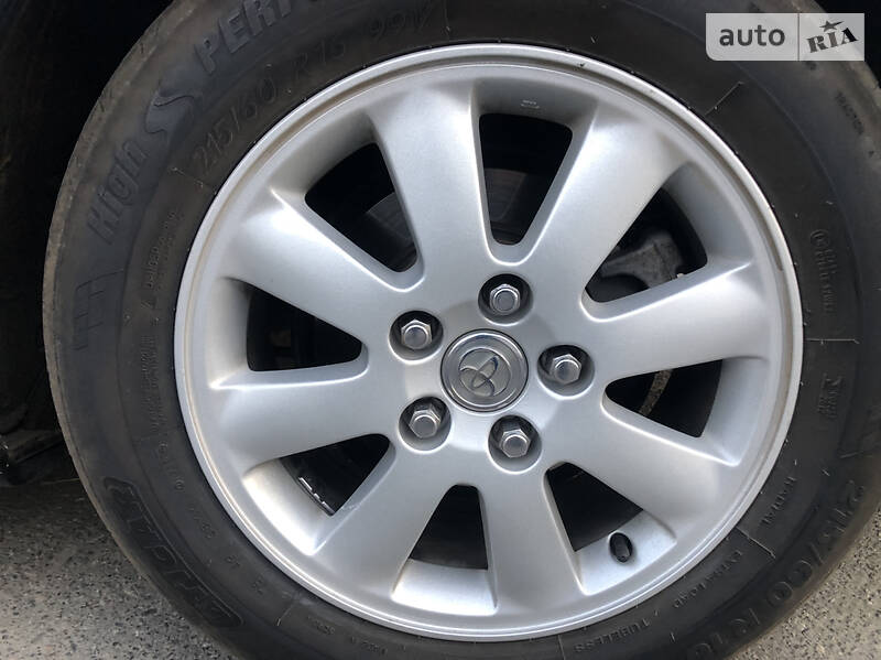 Седан Toyota Camry 2004 в Києві