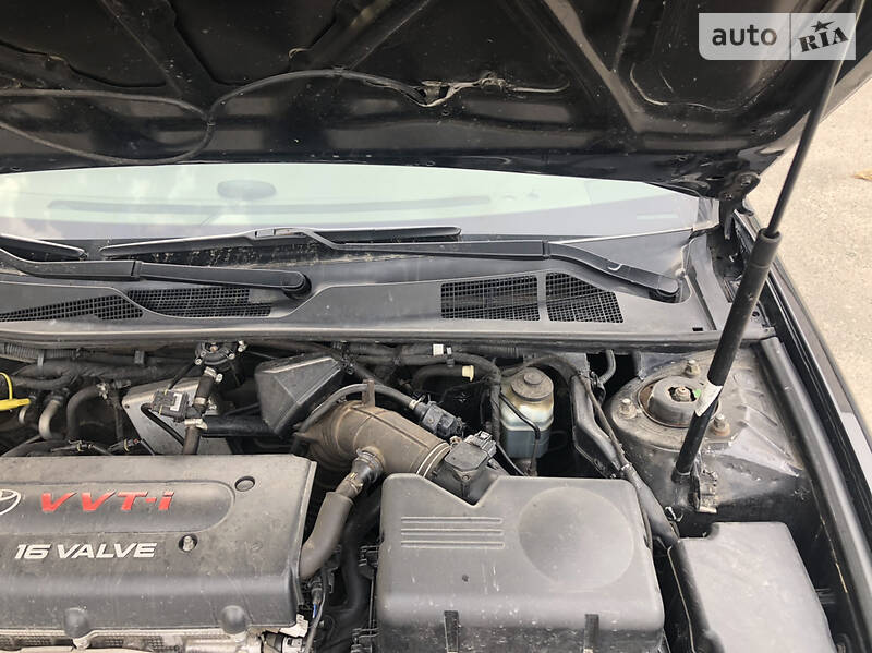 Седан Toyota Camry 2004 в Києві