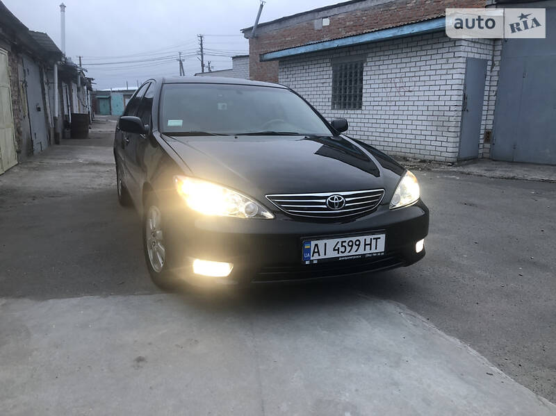 Седан Toyota Camry 2004 в Києві