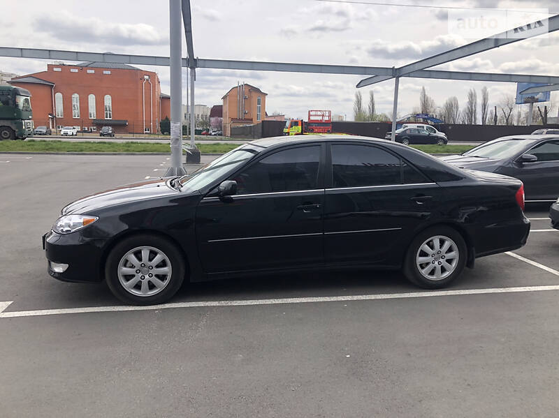 Седан Toyota Camry 2004 в Києві