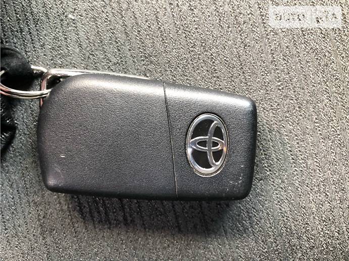 Седан Toyota Camry 2018 в Львові