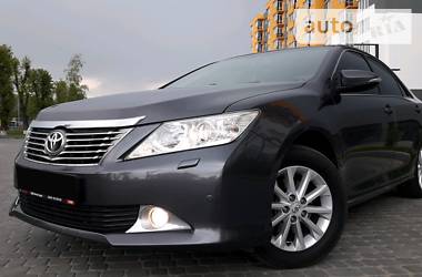 Седан Toyota Camry 2013 в Виннице