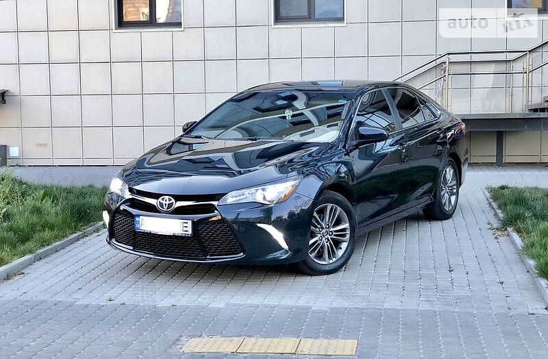 Седан Toyota Camry 2017 в 