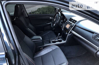 Седан Toyota Camry 2017 в 