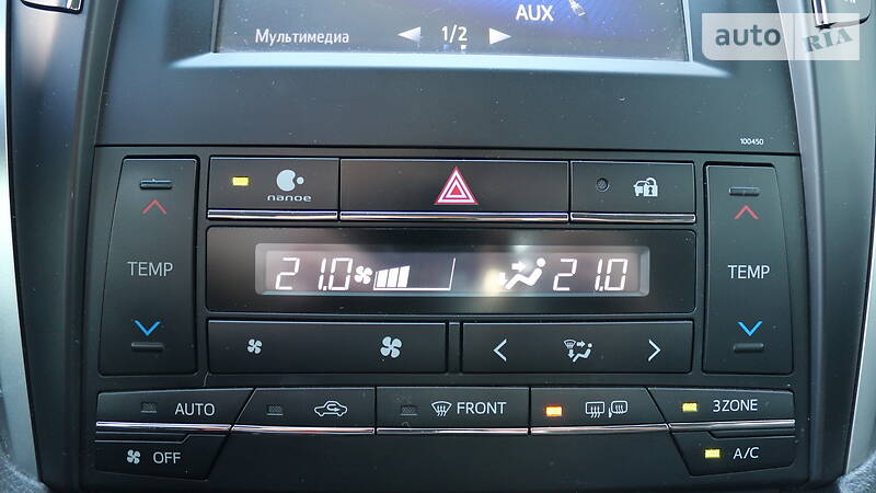 Седан Toyota Camry 2015 в Києві