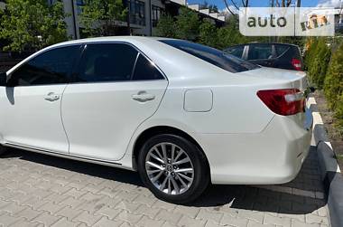 Седан Toyota Camry 2011 в Киеве