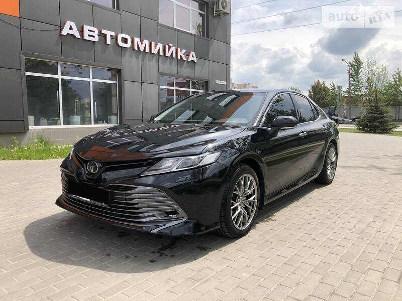 Седан Toyota Camry 2018 в Києві