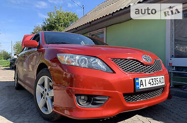 Седан Toyota Camry 2010 в Киеве