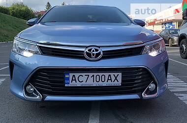 Седан Toyota Camry 2016 в Луцке