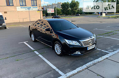 Седан Toyota Camry 2012 в Киеве