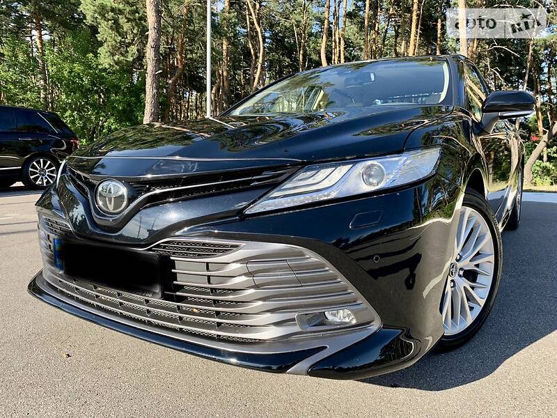 Седан Toyota Camry 2018 в Києві