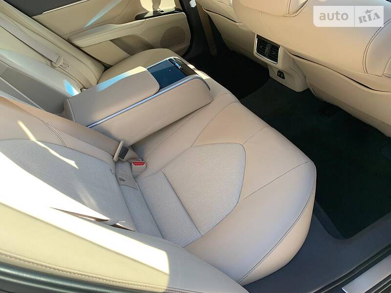 Седан Toyota Camry 2018 в Києві