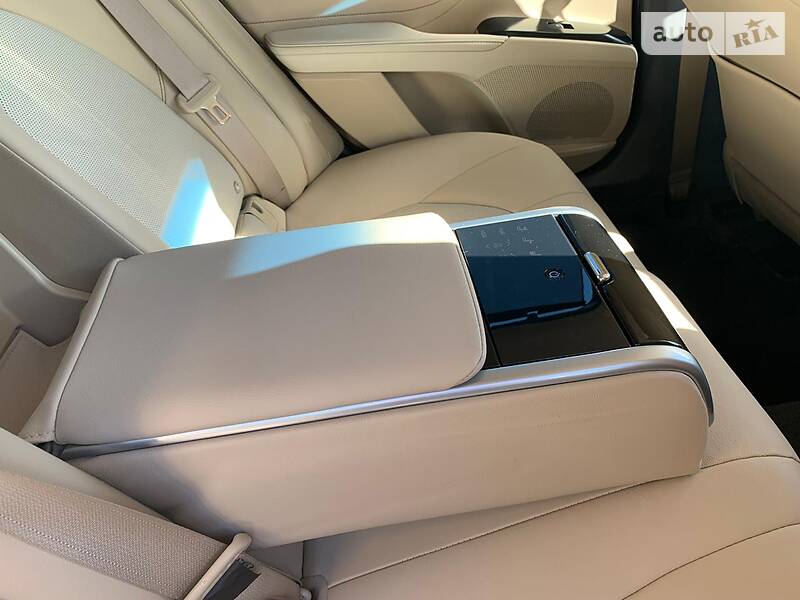 Седан Toyota Camry 2018 в Києві