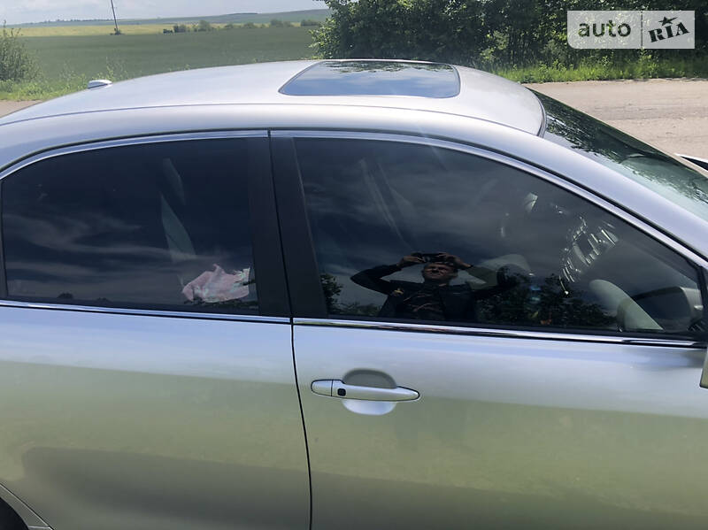 Седан Toyota Camry 2010 в Окнах