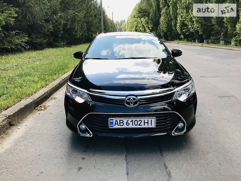 Седан Toyota Camry 2017 в 