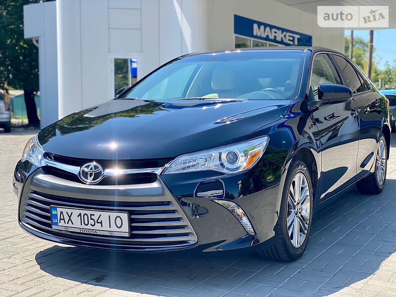 Седан Toyota Camry 2015 в Дніпрі