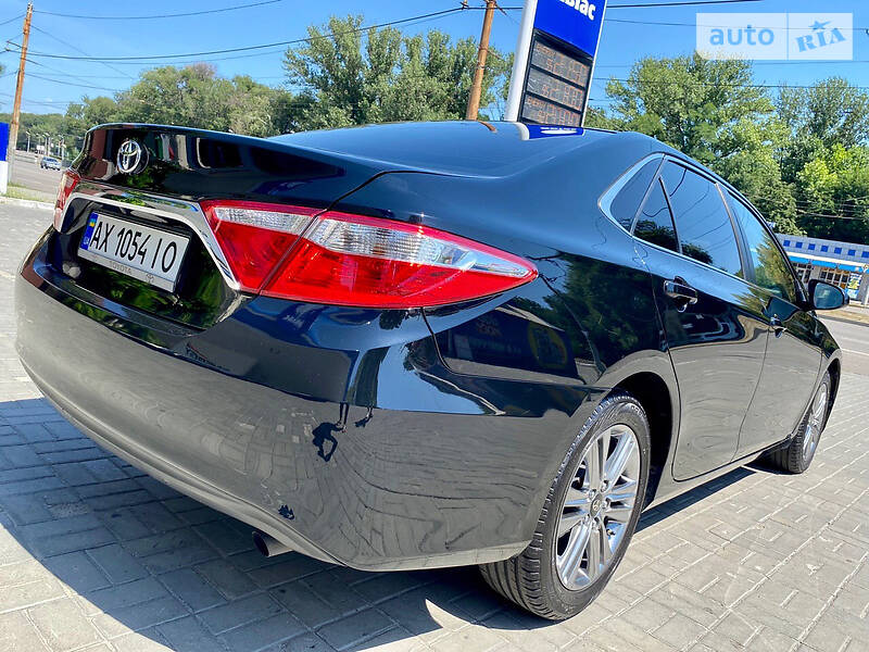 Седан Toyota Camry 2015 в Дніпрі