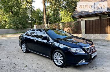 Седан Toyota Camry 2013 в 