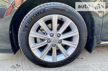 Седан Toyota Camry 2013 в 