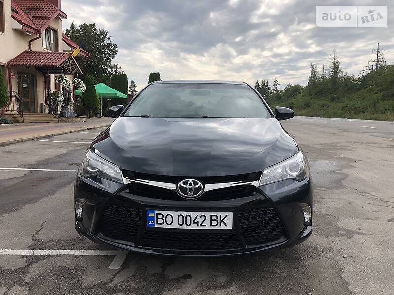 Седан Toyota Camry 2015 в Тернополе
