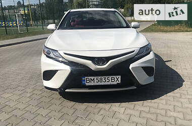 Седан Toyota Camry 2019 в Киеве