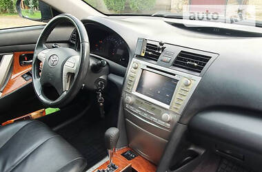 Седан Toyota Camry 2010 в Ивано-Франковске