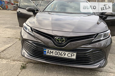 Седан Toyota Camry 2017 в Києві