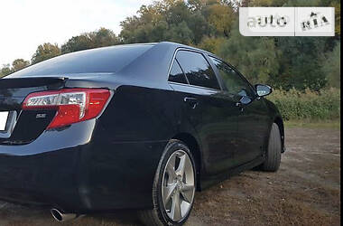 Седан Toyota Camry 2013 в Киеве